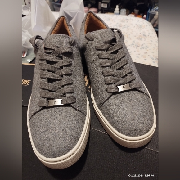 New Frye women's  sneaker New Gray Size 9M - Picture 1 of 10